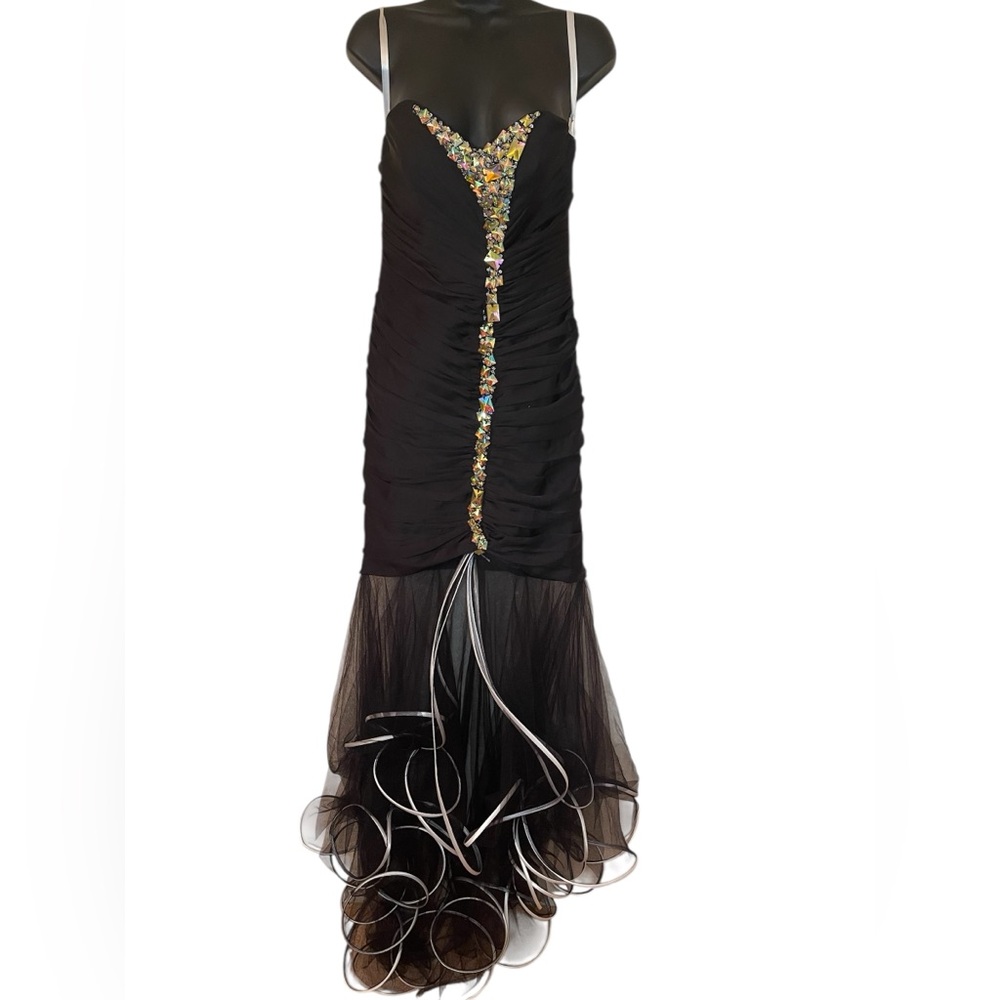 Elegant Black Evening Dress with Embellished Details